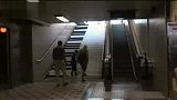 瑞典地铁现钢琴楼梯.66客选择爬楼