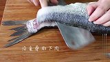 手把手教您做水煮鱼，麻辣鲜香，鱼肉这么上浆才嫩而且不散