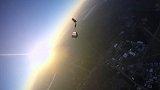 综合-17年-翼装飞行与高空跳伞空中合体！玩这个不能有猪队友-专题