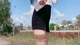 三十岁的女人懂得了搭配，包臀裙的穿搭时尚感强烈，真有魅力！