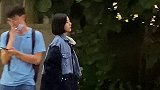 有一种爱 只要远远看着 就够了