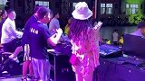 打倒酒吧的是封闭训练营