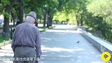 日本研发“机甲拐杖”，让老年人一口气爬五楼，就是造型太尴尬！