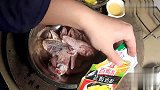 大厨教你肯德基炸鸡翅的做法，方法简单，外脆里嫩，小孩子抢着吃