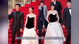 张天爱对着镜头甜笑，大家的关注点却在李沁完美无瑕的美背