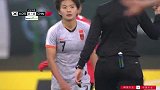 王霜拉球转身潇洒飘逸 对手无奈放铲阻拦女足反击
