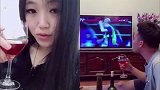 蠢萌女友陪你看世界杯 这样的足球狗让人羡慕