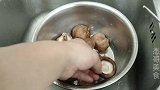 蒜蓉粉丝香菇，感觉就像在吃肉，香辣十足下酒又下饭