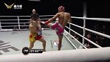 格斗迷-20190423-华人小伙遭泰国变态拳手93秒KO！举牌宝贝在台下看傻眼了！