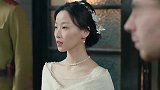霞光：女特务混进舞会被拦，不料看到了袁飞燕，冒充是她的亲戚