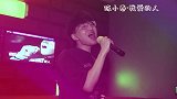 黎真吾去KTV唱歌，怎么唱自己的成名曲就垮掉了呢