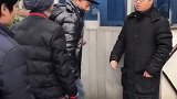 院长批准病人都出院了，我觉得院长该住院了