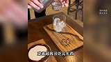 咖啡店准点关门请顾客离开被给差评，店家委屈：员工有自己的生活