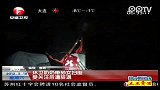 环卫奶奶带孙女扫街 受关注后遭辞退