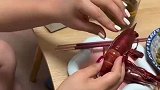 一千二一斤的龙虾，回到家剥开一看