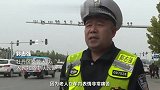 老人突发脑溢血，交警火速开道送医院