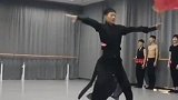 艺考生把伞跳成扫帚，秒变憋笑挑战
