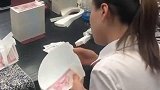 台上一分钟，台下十年功，妹子这数钱技术是真功夫！
