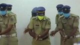 6名印度警察魔性洗手舞走红：提醒人们勤洗手对抗冠状病毒
