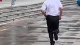 你不尴尬，尴尬的就是别人
