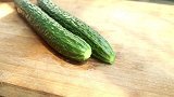 人到老年要多吃黄瓜，不腌不凉拌，教你秘制吃法，营养健康