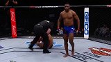 疯狂地面绞杀欲掰断对手手臂！UFC超强地面技逼对手投降