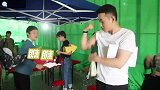 孙俪片场花式撸铁，罗晋不服秀性感肌肉，秒变健身达人！
