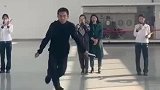 00后男生花式跳绳，如策马扬鞭