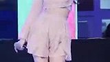 宽松的衣服都包裹不住孙娜恩突出的身材