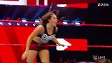 WWE-18年-RAW第1308期：女子双打赛 班克斯&贝莉VS暴怒小队集锦-精华