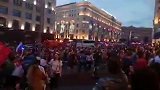 莫斯科今夜没有眼泪！庆祝人群久久不愿散去