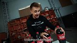 可乐的冲击力到底有多强？小哥用假人亲测，下一秒场面太震撼！
