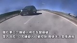 青海一司机遭遇3人打砸拦车，后车窗被砸烂，警方：3人已被控制