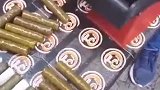 探秘即将失传的小吃，居然是用杨树叶制作，这谁敢吃