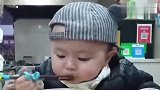 全网吃饭最干净的宝宝，吃相斯斯文文，也不吧唧嘴好可爱