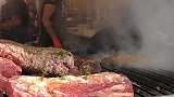 意大利街头猪排烧烤盛宴，多汁猪肉切开垂涎欲滴