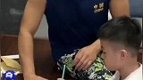 男孩写象形字气坏老爸