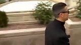 当年C罗支付2150万美元罚款后 淡定走出法庭