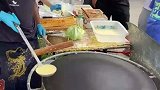 大爷路边摊煎饼，行云流水动作娴熟