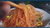 超小厨忙3个小时准备家宴，长桌鸡鸭鱼肉全都有，一大家子吃爽啦