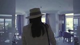 章子怡戛纳花絮曝光：走红毯前吃泡面，跟汪峰视频秒变撒娇狂！
