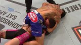 UFC-16年-本周最佳降服：斯旺森苦苦挣扎难逃荷洛威金刚臂裸绞（10月13日）-精华