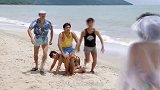 富豪发太有钱了，连凳子都是曾志伟做的