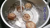 3斤鸡8朵花菇，别老一套吃鸡了，教你一锅过瘾鸡煲，口感好味道鲜