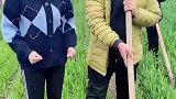 为了要点零花钱，公公却让我喊他娘，我太难了！