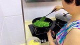 婆婆喊我们去吃她的拿手饭：陕西浆水面，儿媳吃完终于说实话了