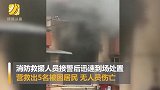 上海一居民楼突发大火窜出窗外 男子翻窗从5楼跳下逃生