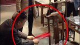 饭店偶遇高人，吓到大妈