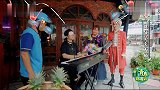 郎朗蒙着眼睛弹琴，手速快得惊人，贾玲秒变迷妹，不愧是大神