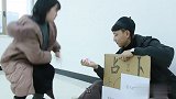 美女贪图一时便宜，损失了300元，引人深思